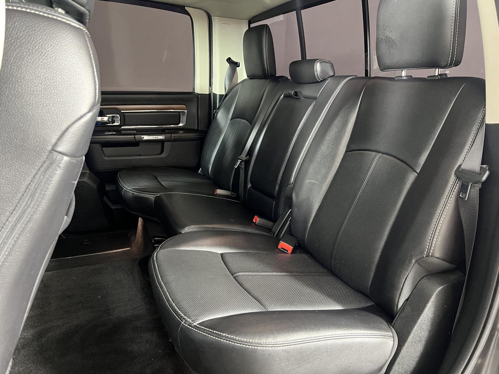 Used 2018  RAM Laramie image 12