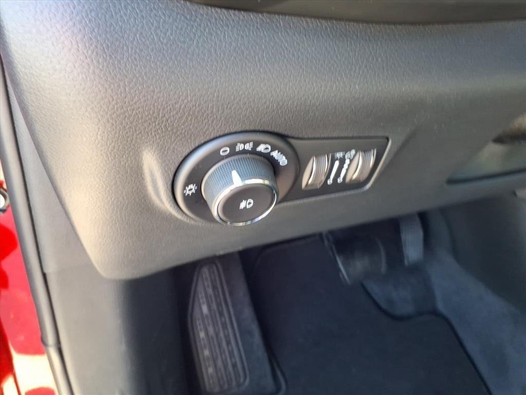 New 2026 Red Hot Pearl-Coat Exterior Paint Jeep Limited Altitude image 10