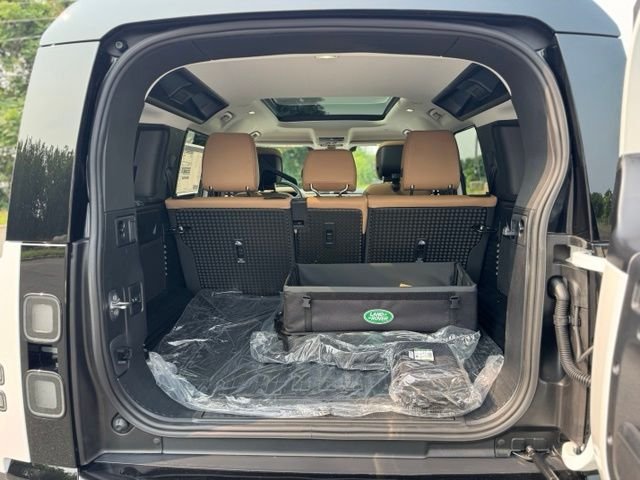 New 2026 Fuji White Land Rover S image 10