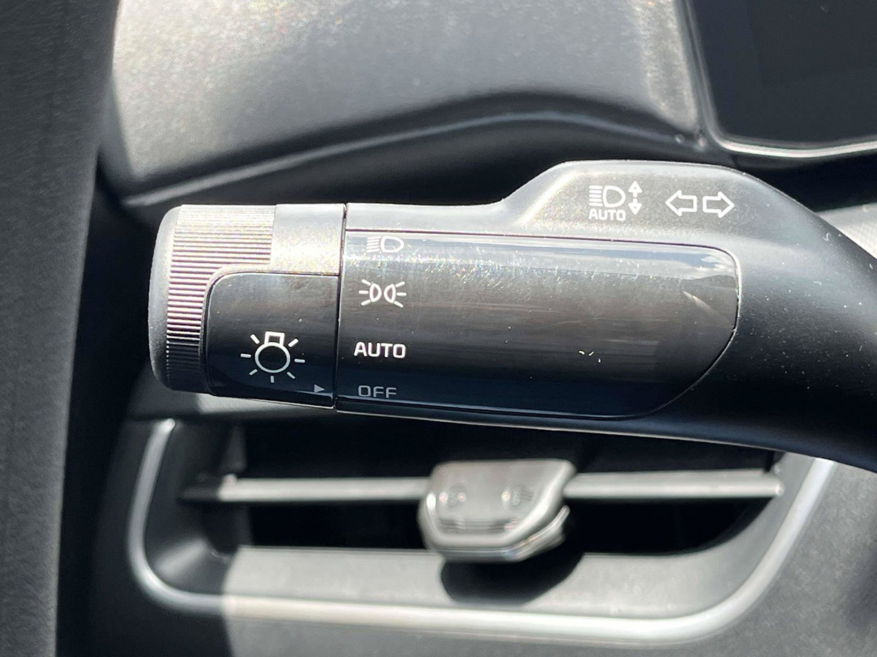 New 2026 Steel Gray Kia LXS image 32