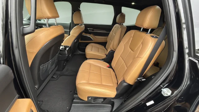 Used 2022 Black Kia SX image 20