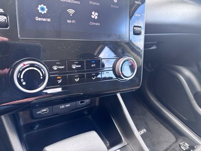 Used 2024 White Hyundai SE image 20