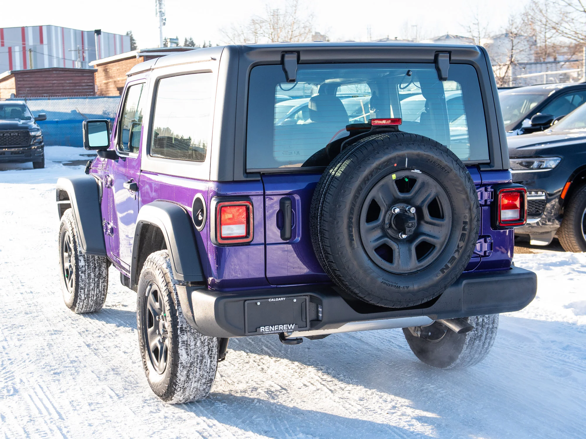 New 2026 reign Jeep Sport* image 2