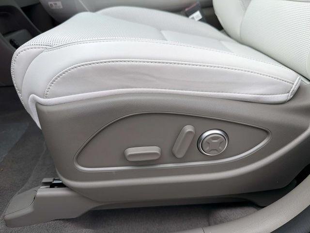 New 2027 Blue Hyundai SEL Premium FWD image 10
