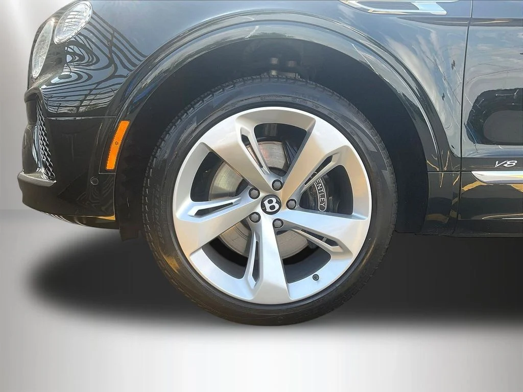 Used 2021 Midnight Emerald Bentley V8 image 34