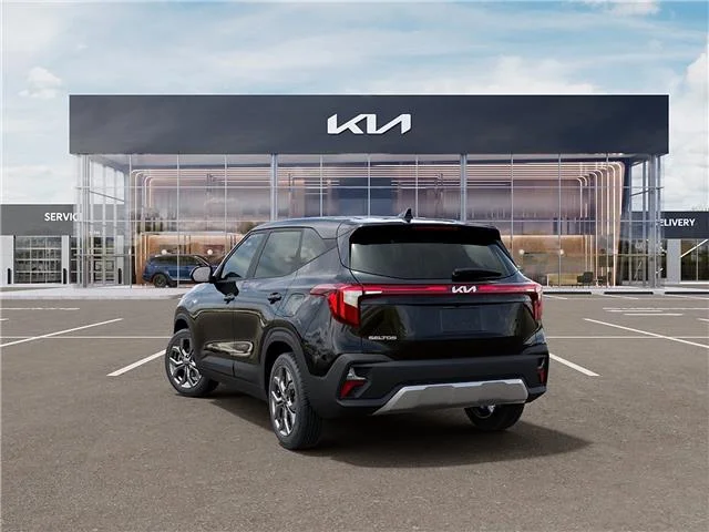 New 2026 Fusion Black Kia LX image 31