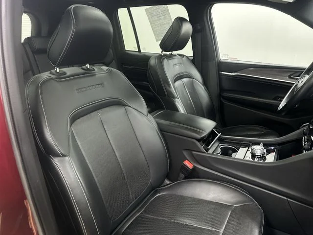 Used 2022 Red Jeep Overland image 27