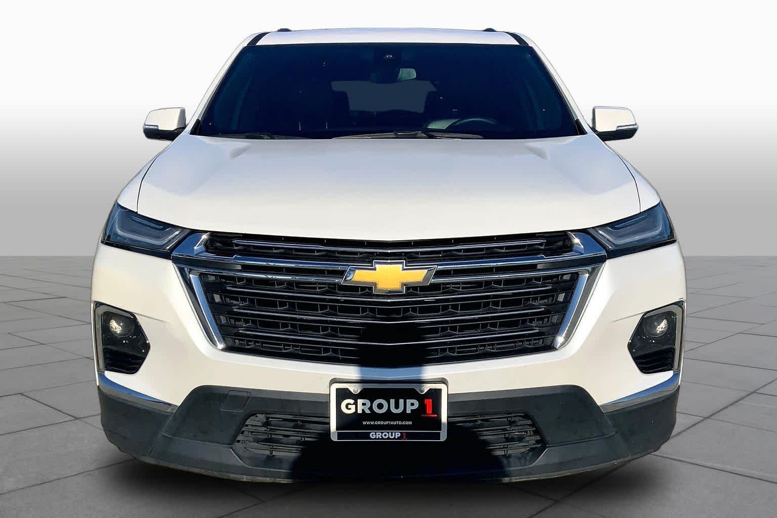 Used 2023 Iridescent Pearl Tricoat Chevrolet LT Leather image 4