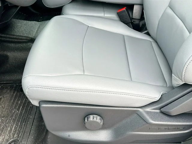 New 2026 Oxford White Ford XL image 13