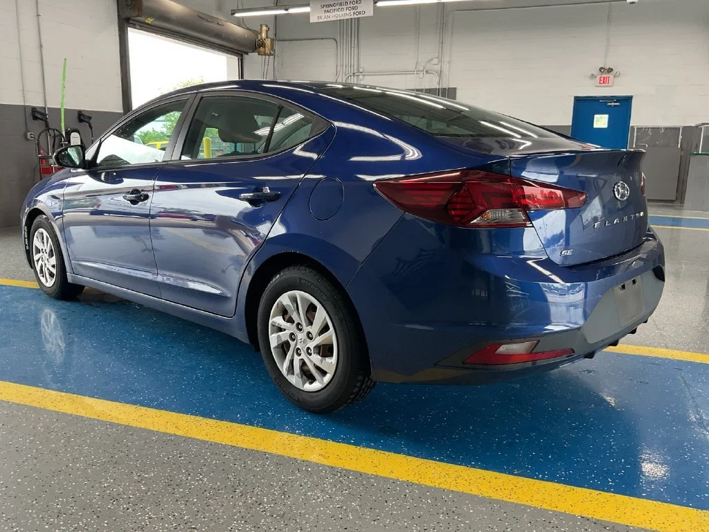 Used 2020 Blue Hyundai SE image 6