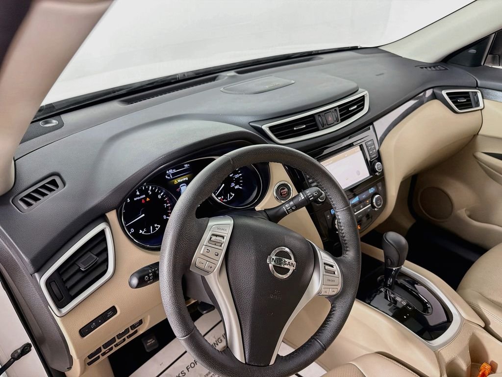 Used 2016 Pearl White Nissan SL image 9