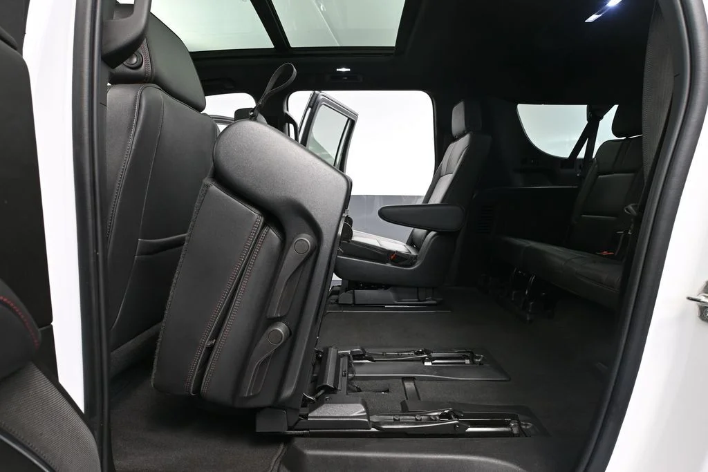 Used 2022 White Chevrolet RST image 46