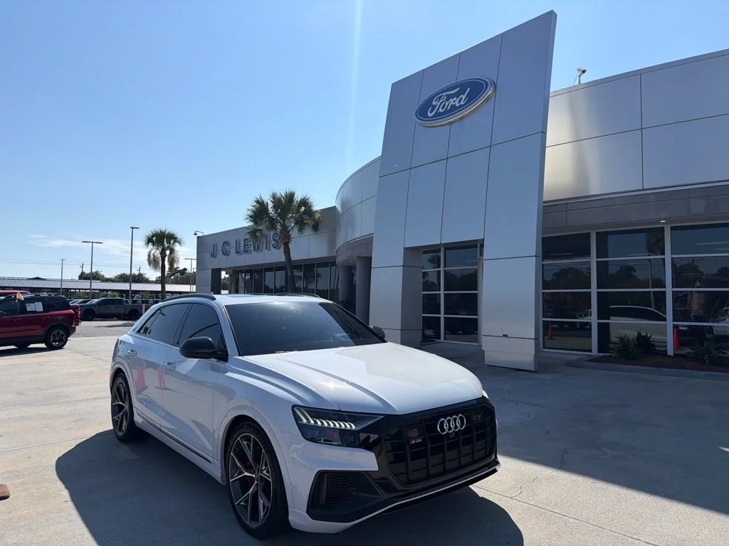 Used 2022  Audi 4.0T Prestige image 1