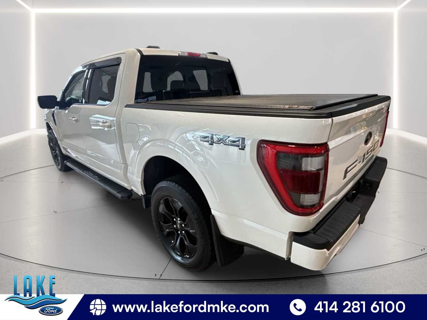 Used 2023 Star White Metallic Tri-Coat Ford LARIAT image 5