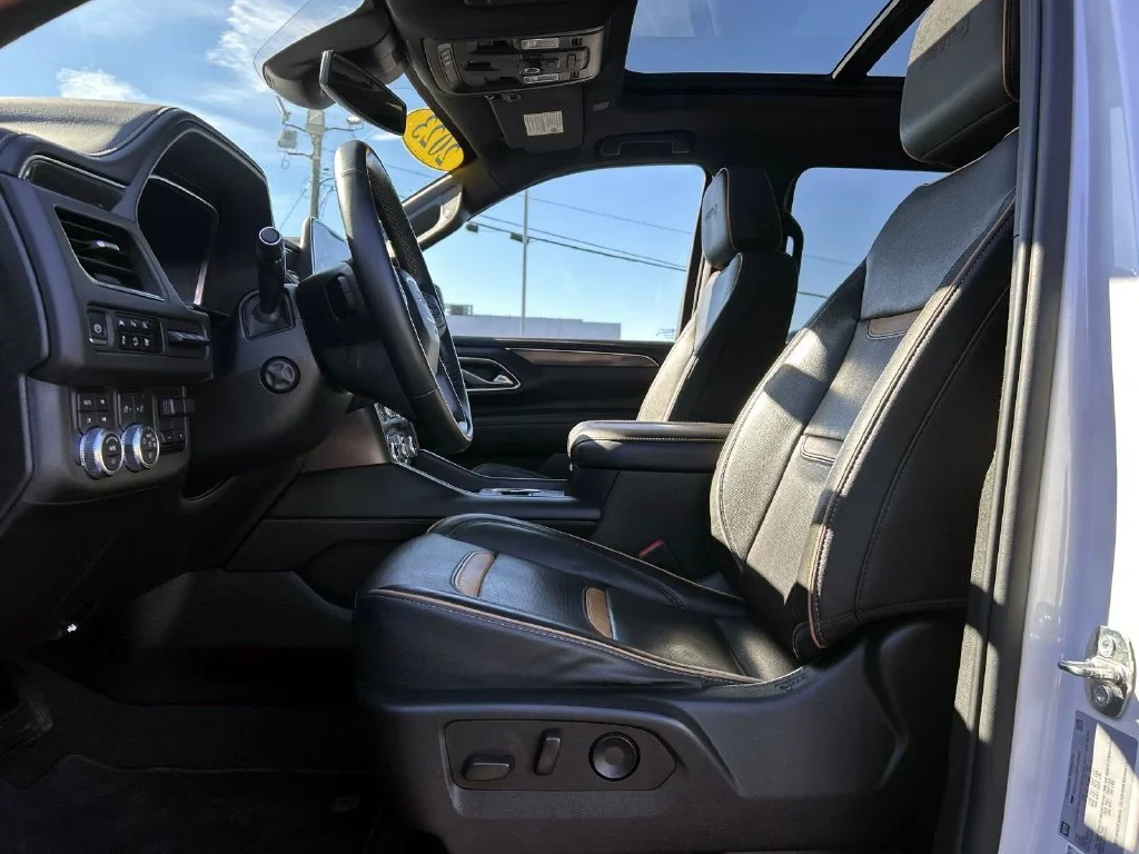Used 2023 White Frost GMC AT4 image 19