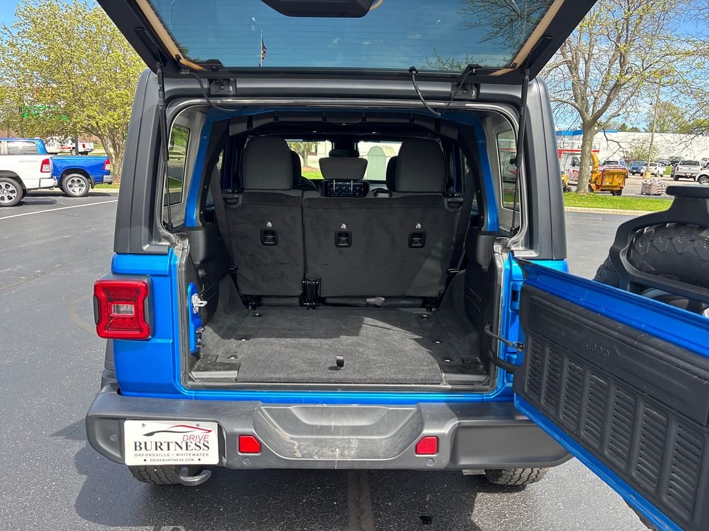 Used 2024 Blue Jeep Sport S image 26