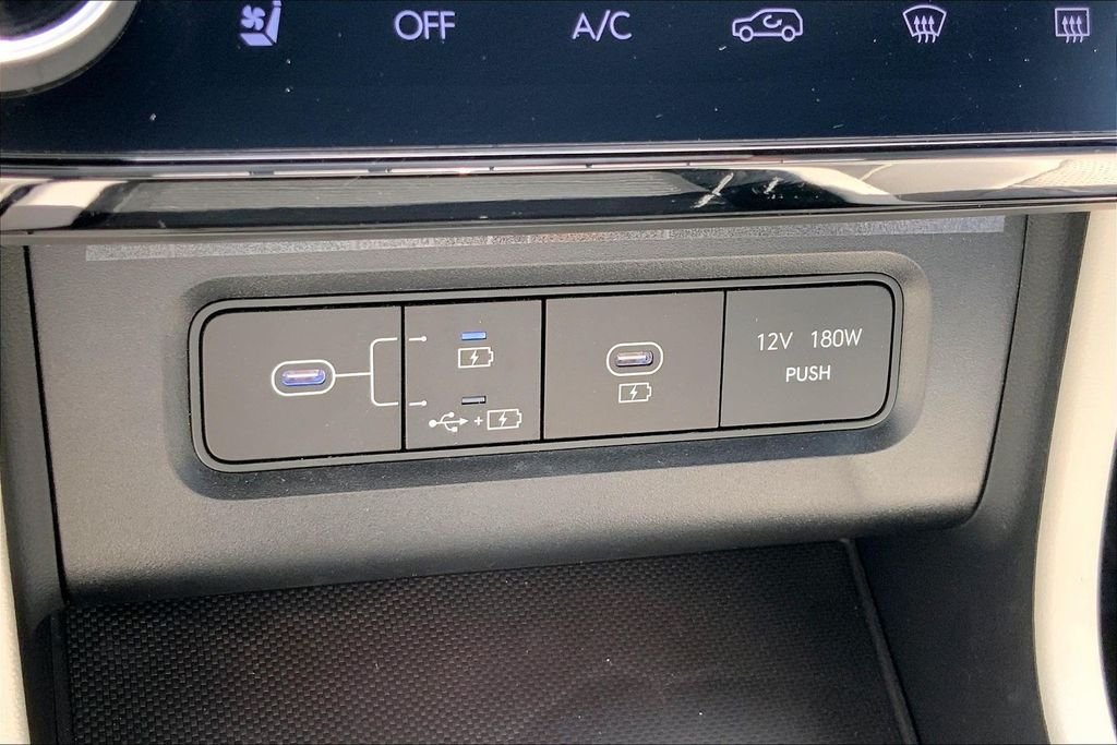 Used 2025 White Hyundai Limited image 15