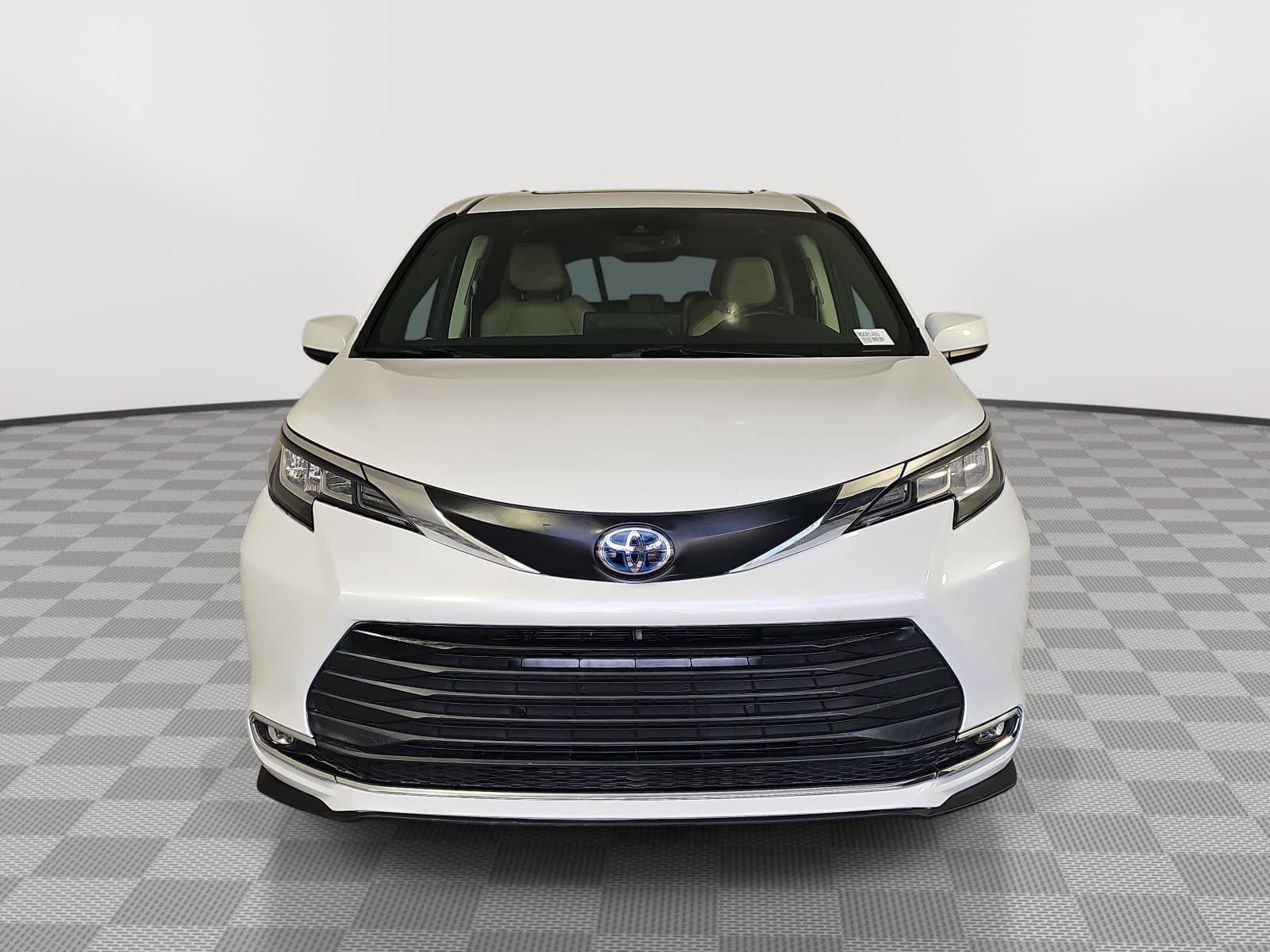 Used 2022 Beige Toyota XLE image 3