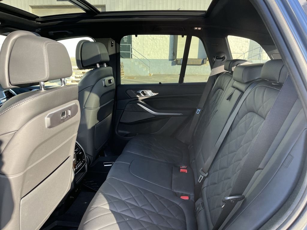 Used 2026 Gray Metallic BMW xDrive40i image 23