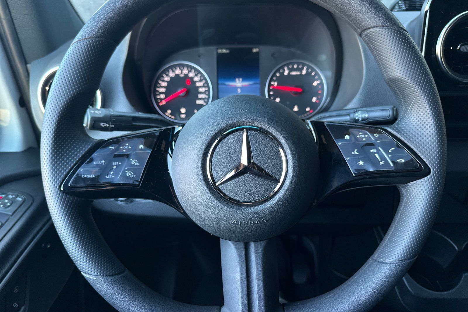 New 2026 Arctic+White Mercedes-Benz Cargo 144 WB image 18