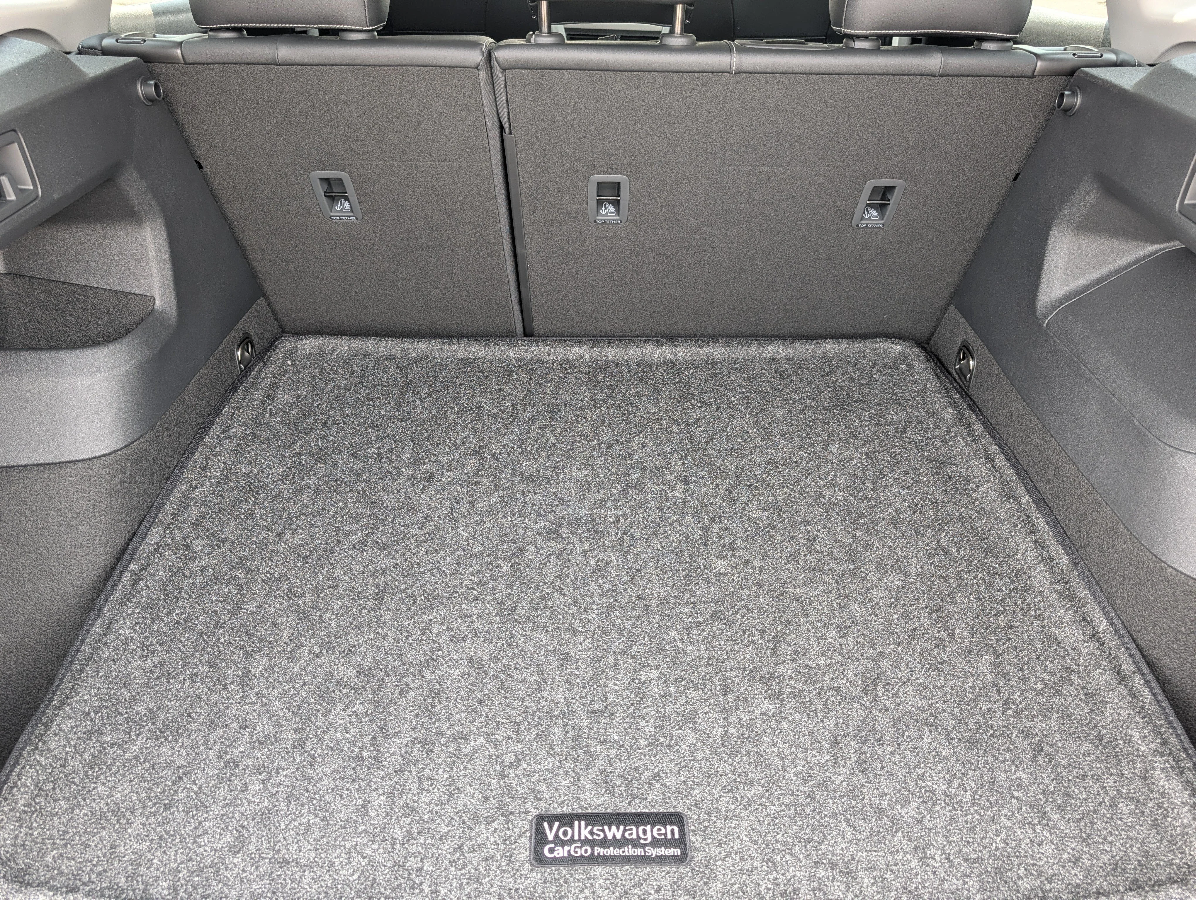 New 2026 Platinum Gray Metallic Volkswagen SE image 6