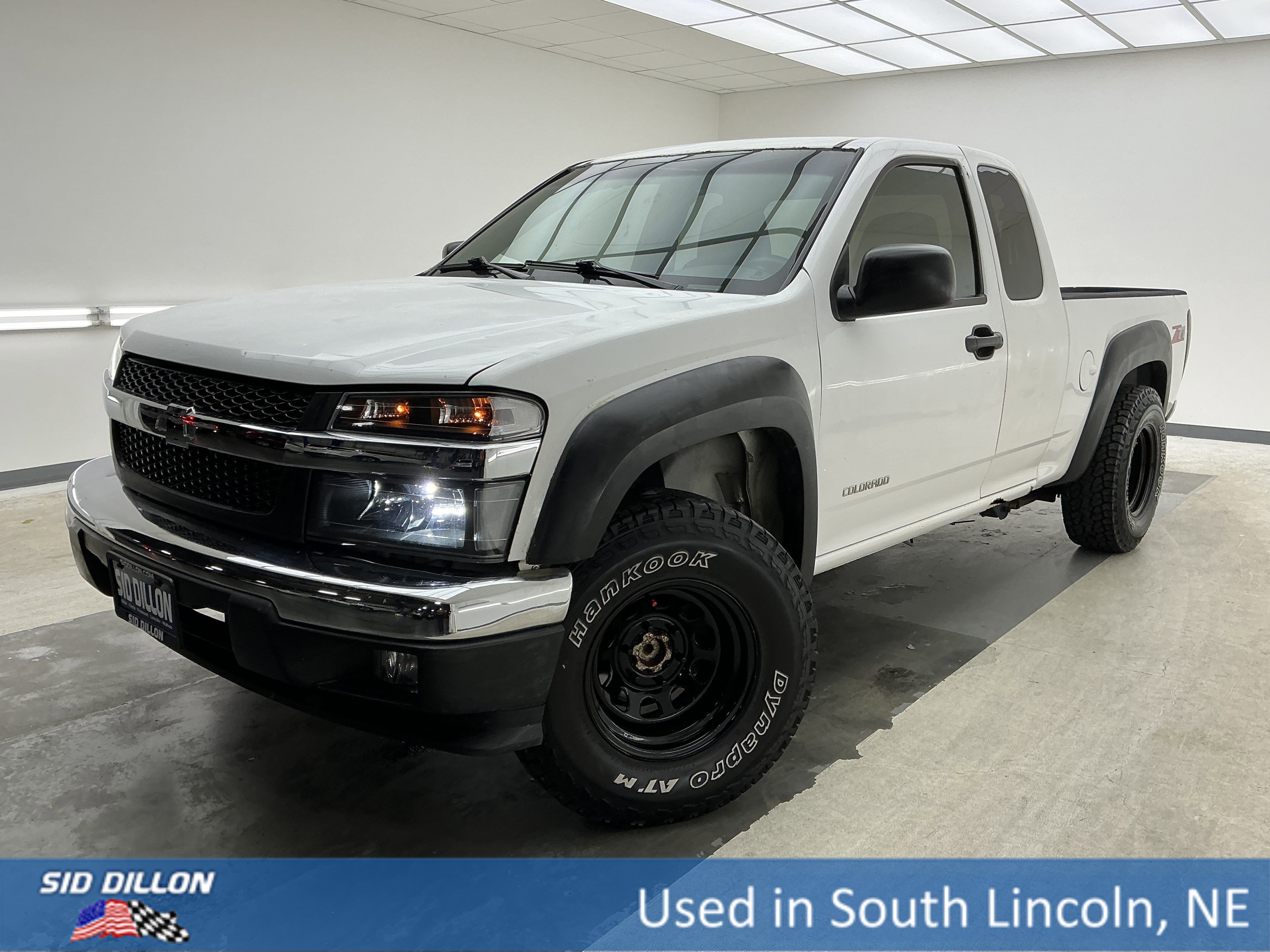 Summit White 2005 Chevrolet Colorado Z71 LS Extended Cab RWD Pickup Truck Rear-Wheel Drive Automatic