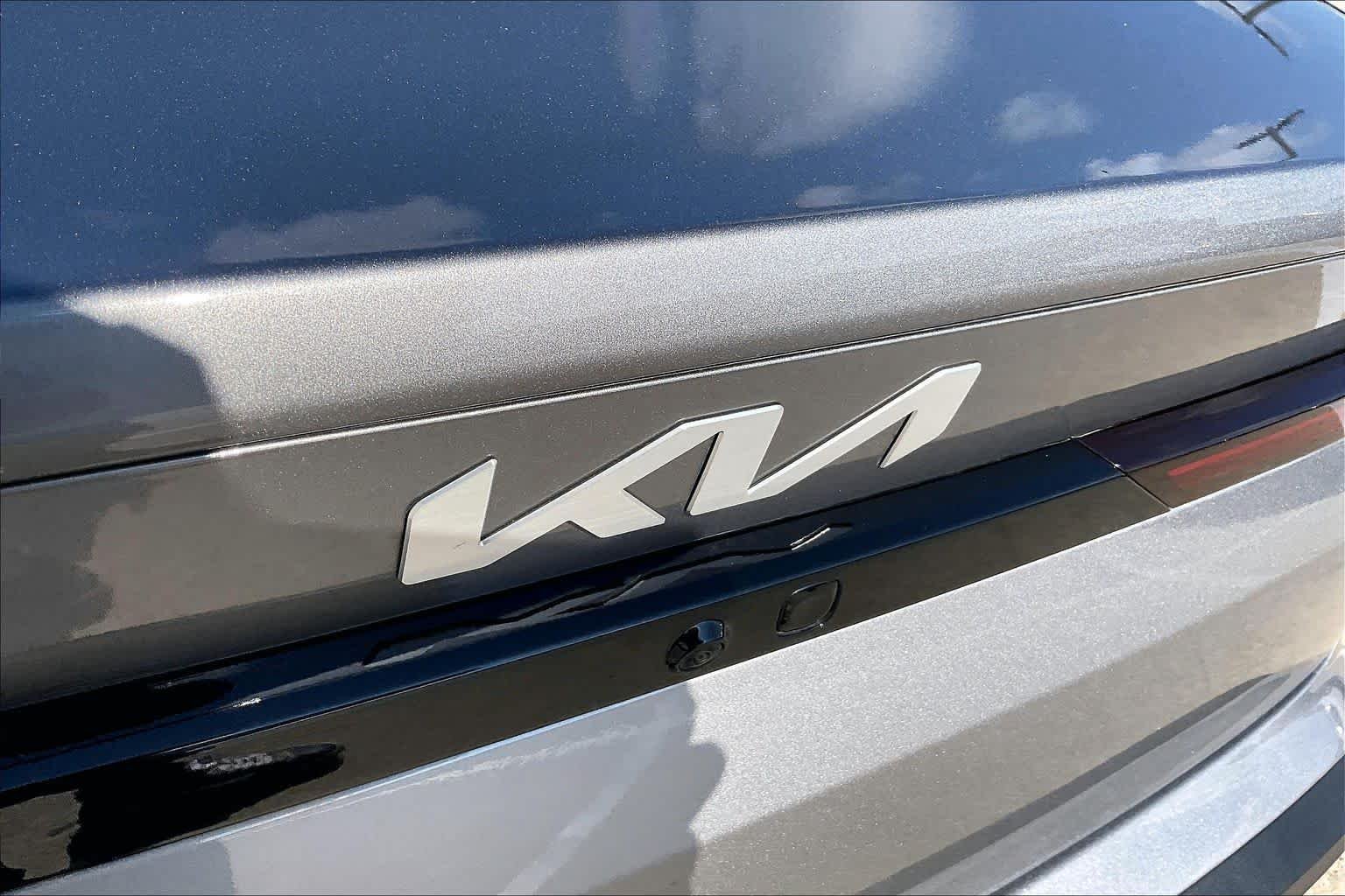 Used 2026 Steel Gray Kia LXS image 30