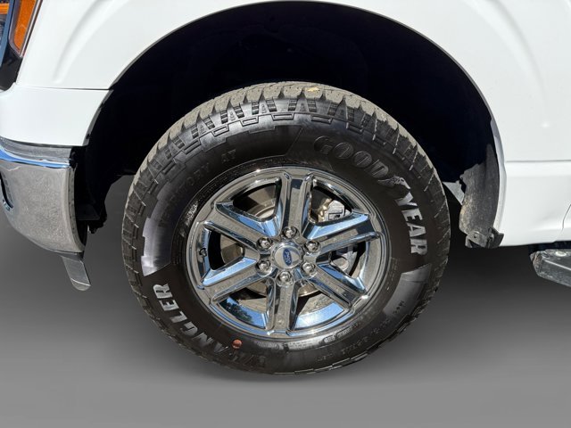 Used 2025 Oxford White Ford XLT image 9