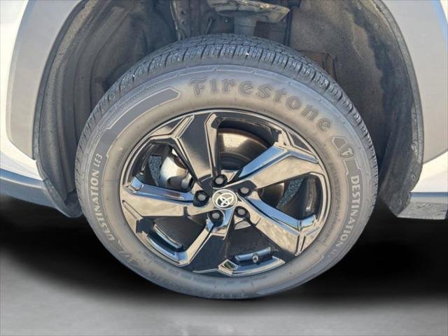 Certified Used 2024 SILVER SKY METALLIC Toyota  image 29