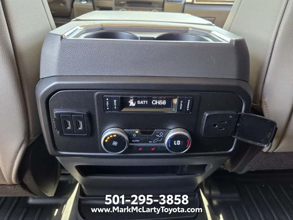 Used 2018 White Ford Limited image 17