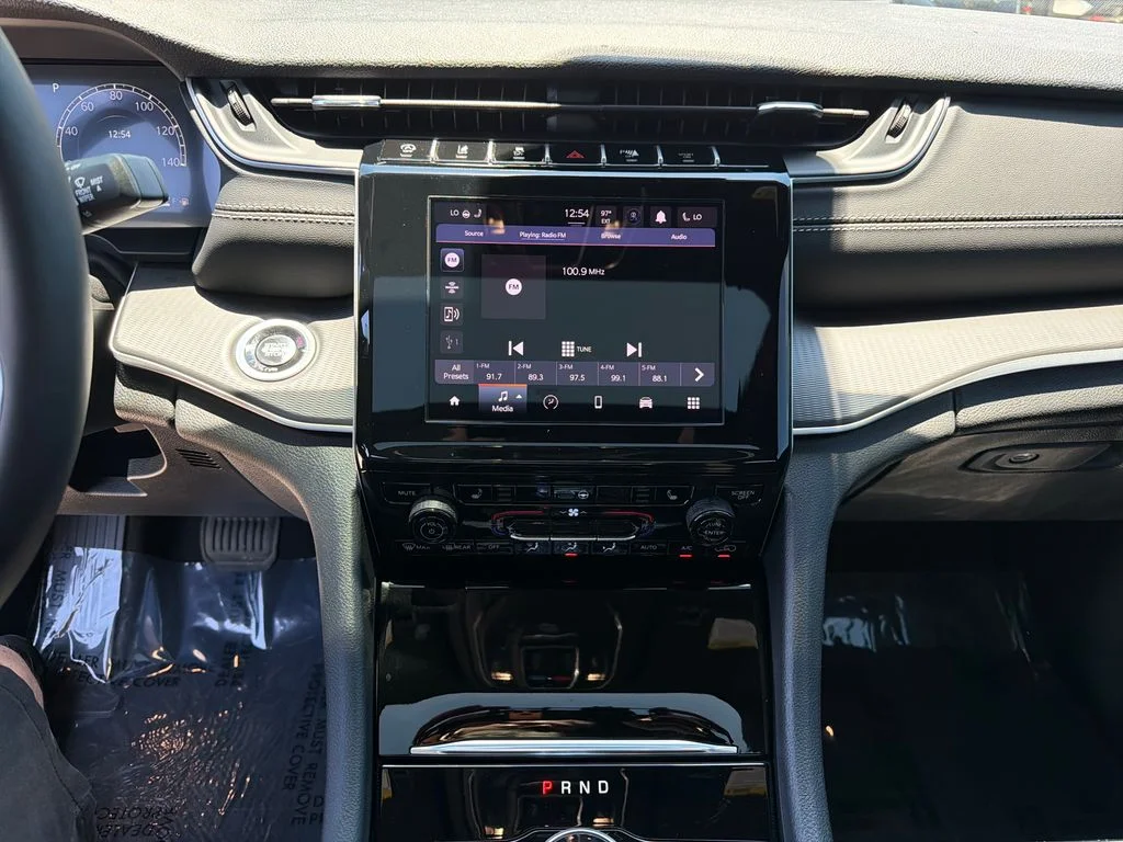 Used 2025 Red Jeep Altitude X image 26
