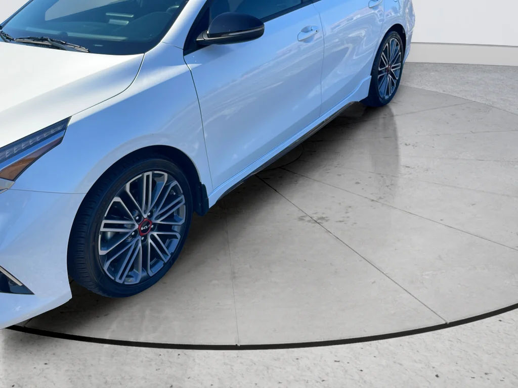 Used 2023 White Kia GT image 9