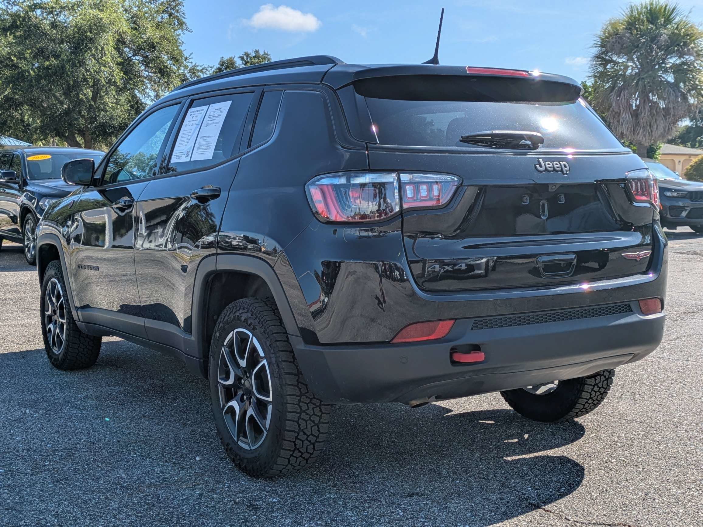 Used 2024 Diamond Black Crystal Pearlcoat Jeep Trailhawk image 7