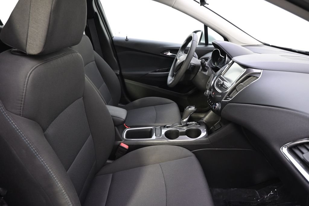 Used 2017 Silver Ice Metallic Chevrolet LT image 16
