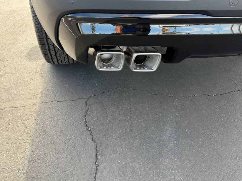 New 2027 Summit White GMC Elevation image 22