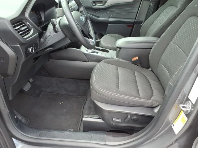 Used 2023 Gray Ford Active image 18
