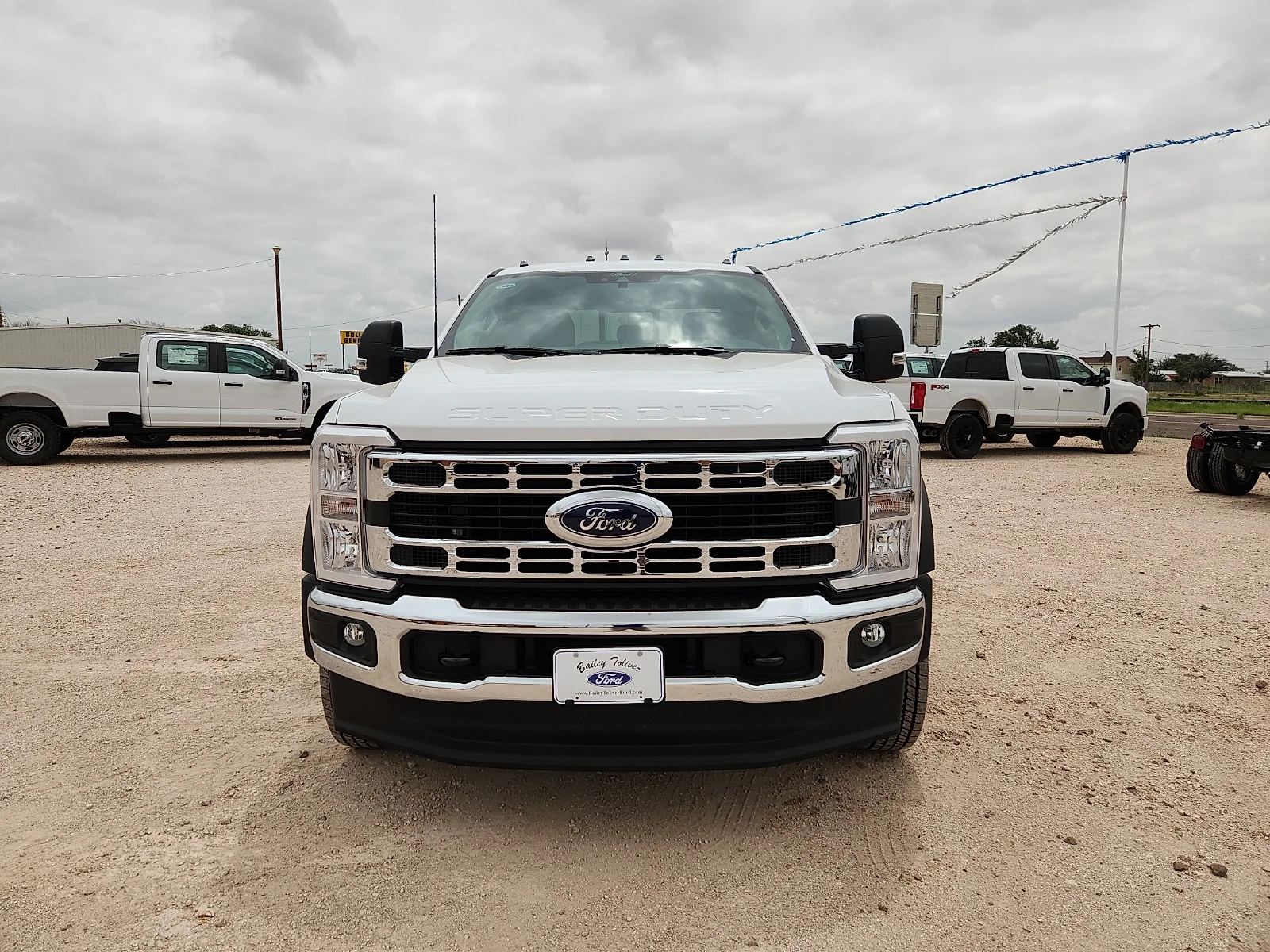 New 2026 Oxford White Ford XL image 2