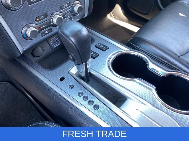 Used 2018 Caspian Blue Nissan SL image 30