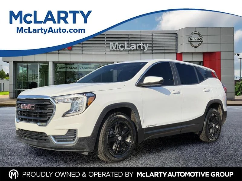Used 2024 Summit White GMC FWD 4DR SLE image 1