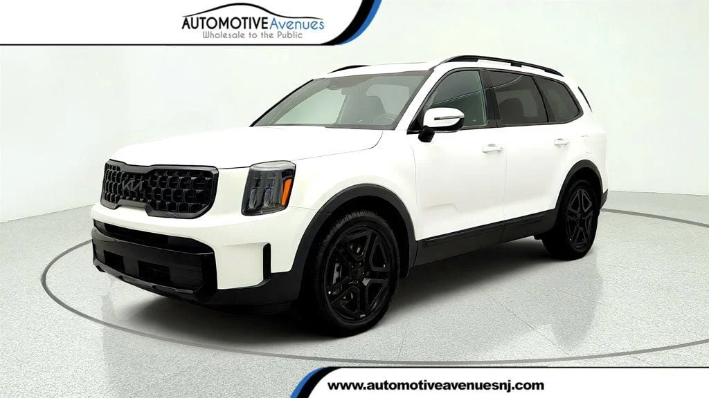 Used 2025 Glacial White Pearl Kia EX X-Line AWD image 1