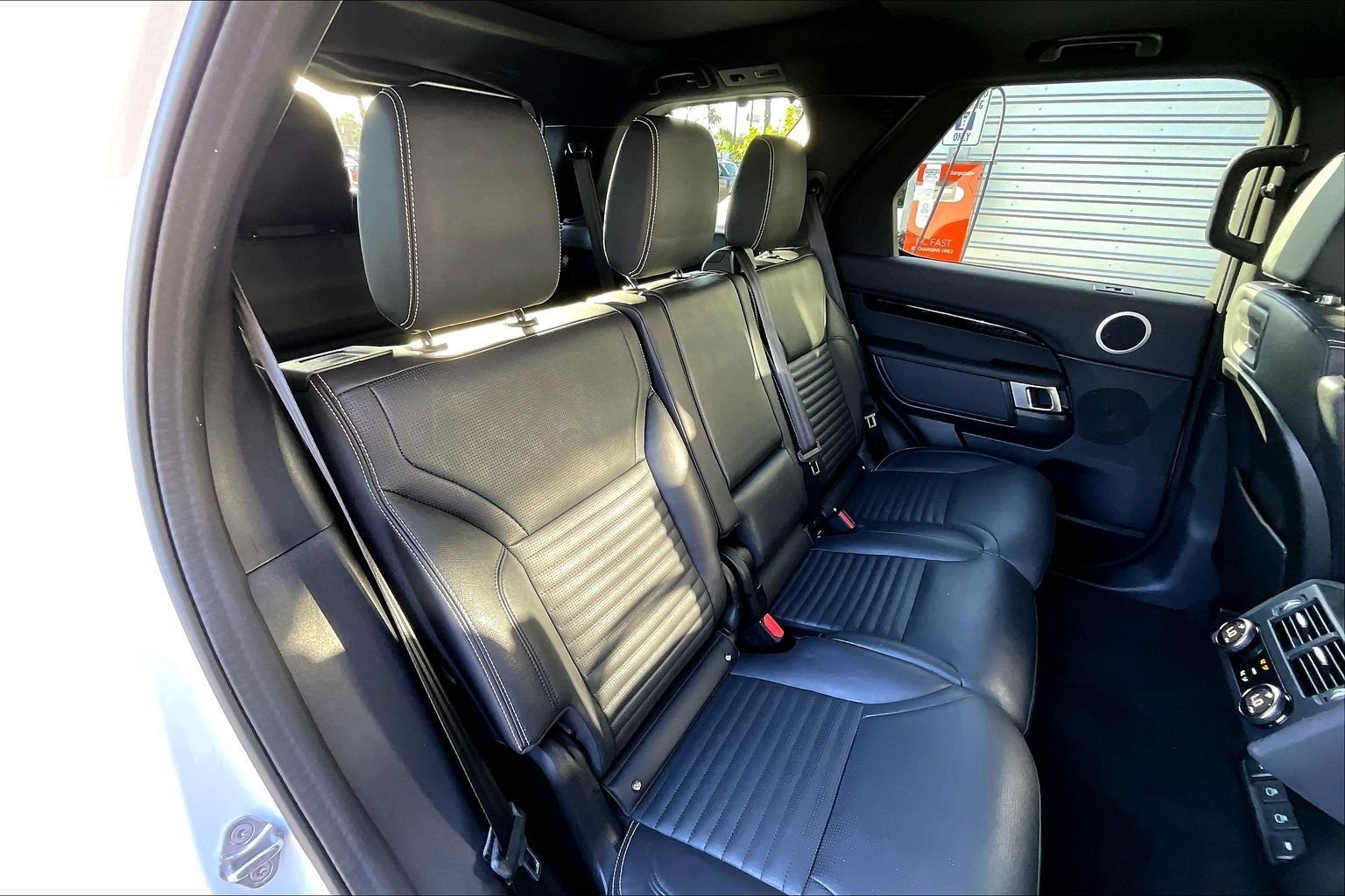 Used 2021 White Land Rover S image 25