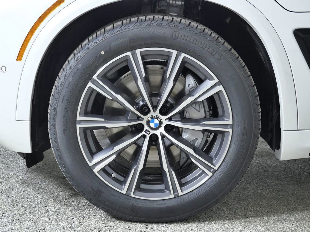 Used 2026 Mineral White Metallic BMW xDrive50e image 18
