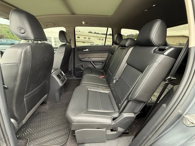 Used 2021 Platinum Gray Metallic Volkswagen 3.6L V6 SE w/Technology R-Line image 12