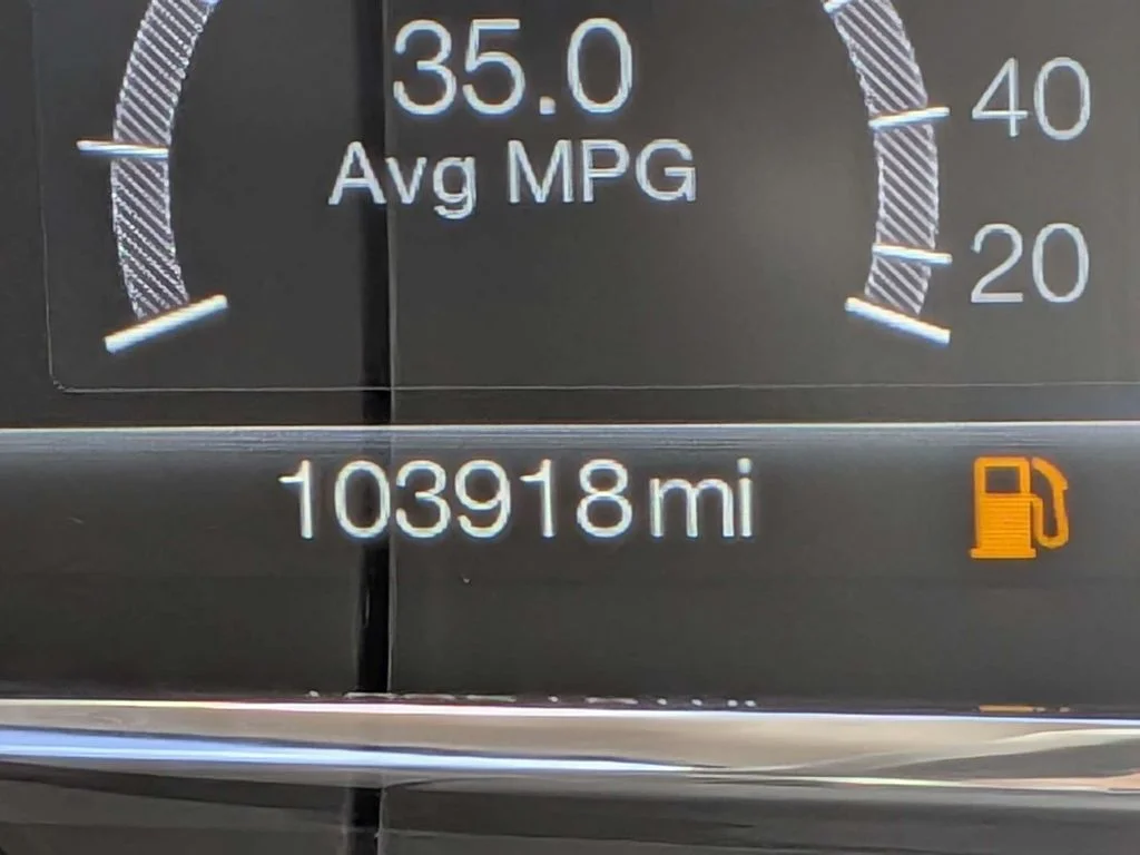 Used 2017 White Lincoln Premiere image 27
