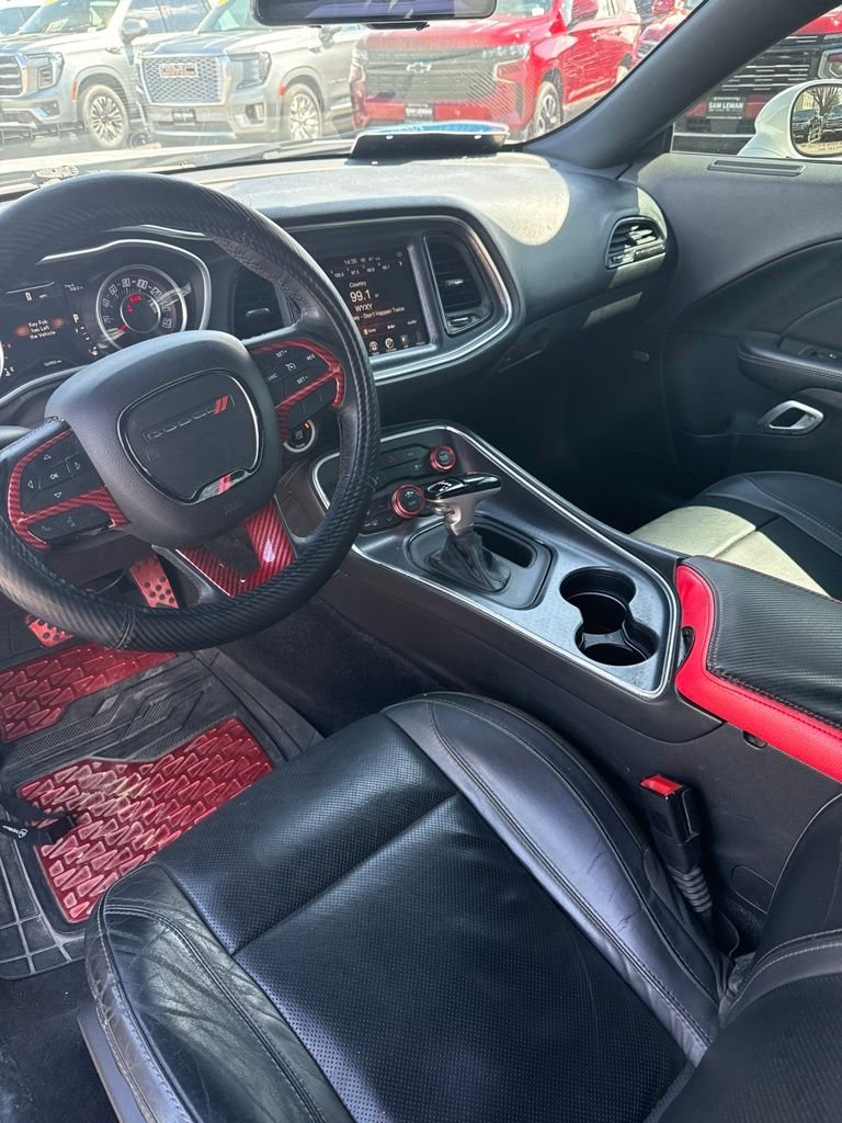 Used 2015 White Dodge SXT Plus image 4
