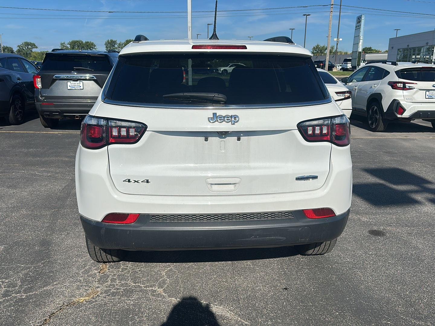 Used 2023 Bright White Clearcoat Jeep Latitude image 3