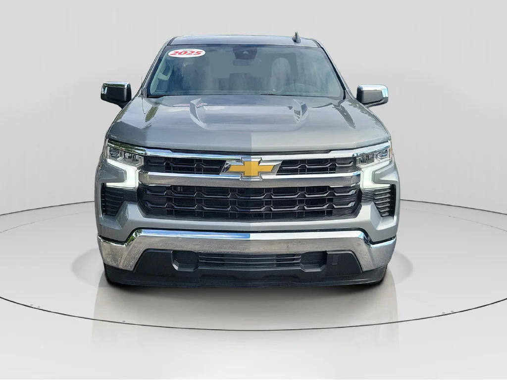 Used 2025 Gray Chevrolet LT image 2