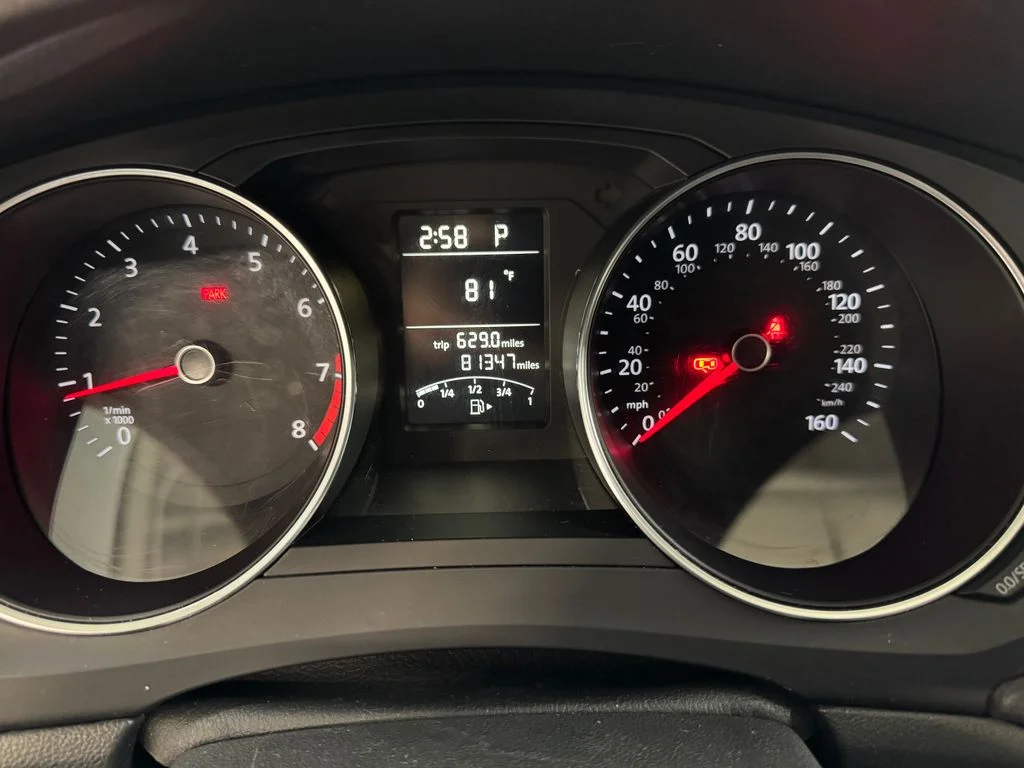 Used 2018 Gray Volkswagen 1.4T S image 18
