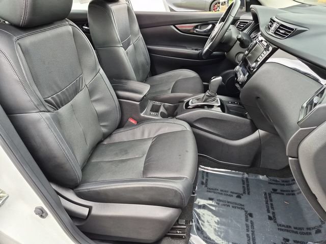 Certified Used 2022 White Nissan SL image 26