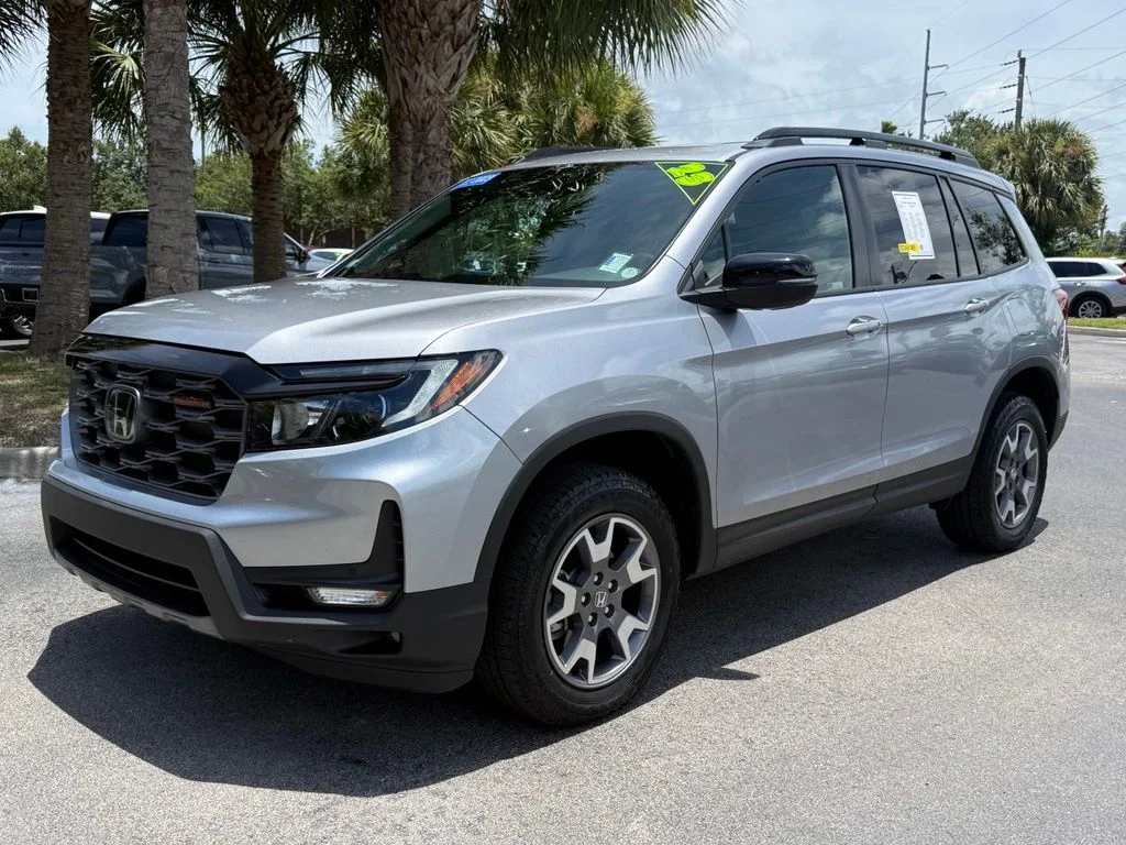 Certified Used 2023 Lunar Silver Metallic Honda TrailSport image 41